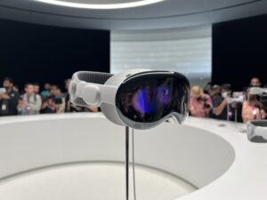 Samsung and Google Team Up for AR Glasses Development